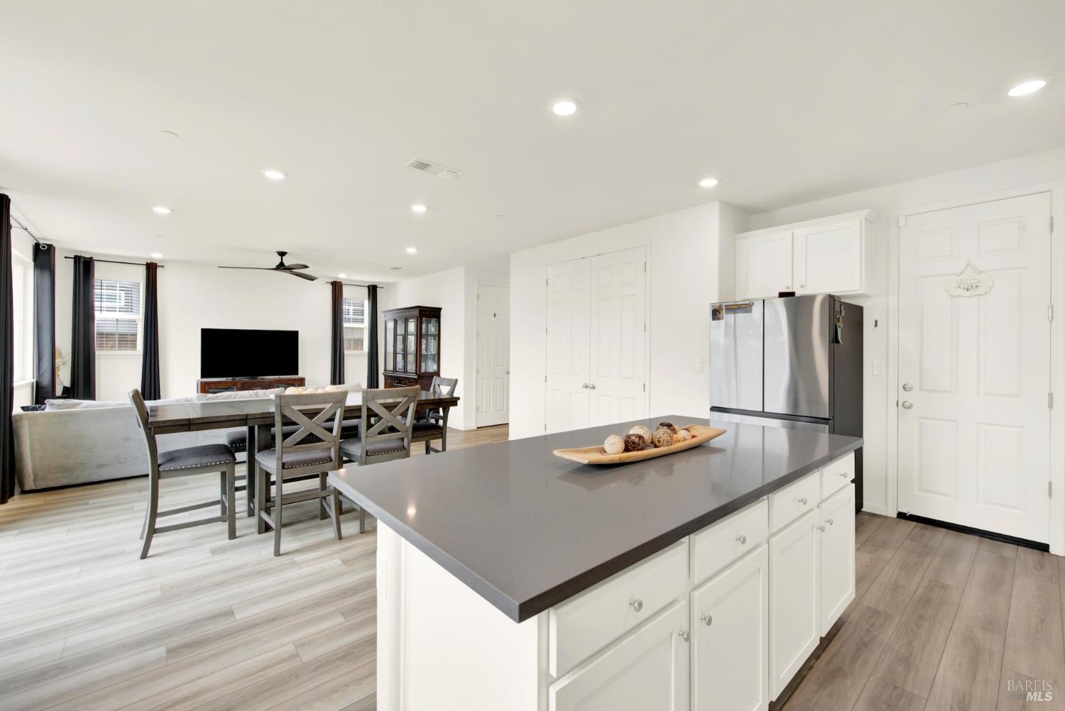 Detail Gallery Image 17 of 57 For 6018 Driver Ct, Vacaville,  CA 95687 - 4 Beds | 3 Baths