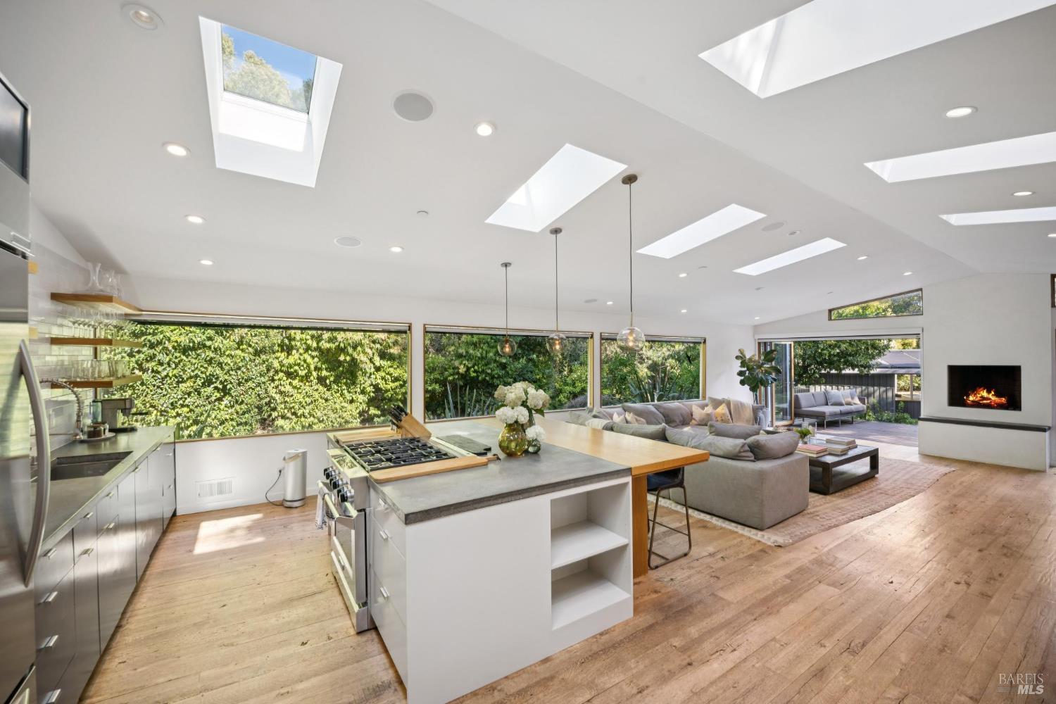 Detail Gallery Image 4 of 28 For 340 Olema Rd, Fairfax,  CA 94930 - 5 Beds | 3/1 Baths