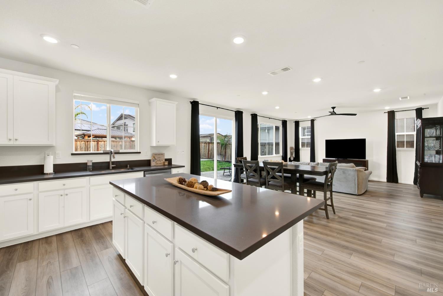 Detail Gallery Image 18 of 57 For 6018 Driver Ct, Vacaville,  CA 95687 - 4 Beds | 3 Baths