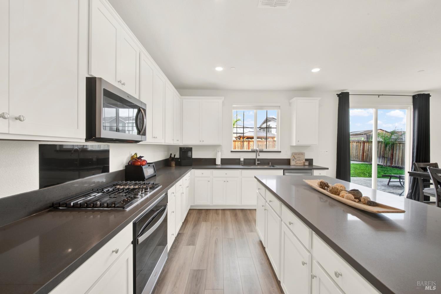 Detail Gallery Image 19 of 57 For 6018 Driver Ct, Vacaville,  CA 95687 - 4 Beds | 3 Baths