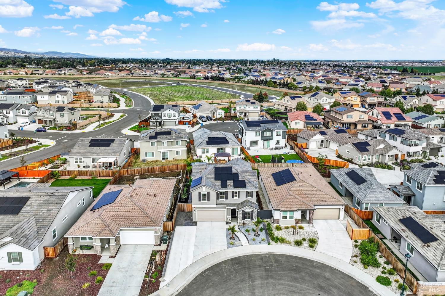 Detail Gallery Image 3 of 57 For 6018 Driver Ct, Vacaville,  CA 95687 - 4 Beds | 3 Baths