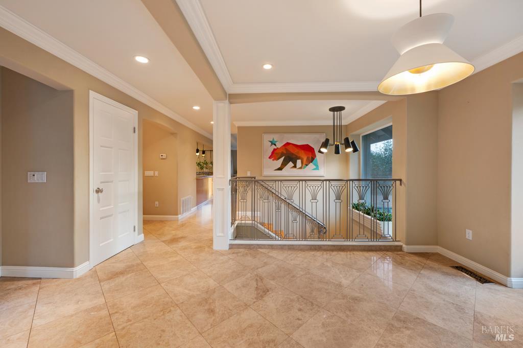 Detail Gallery Image 6 of 41 For 2531 Del Rosa Ave, Santa Rosa,  CA 95409 - 3 Beds | 2/1 Baths