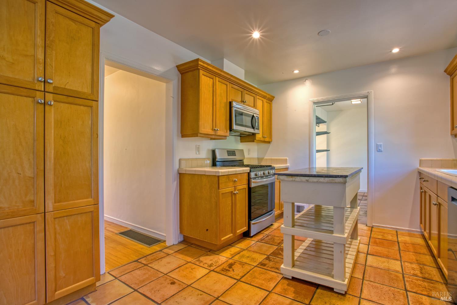 Detail Gallery Image 5 of 12 For 56 Wild Iris Rd, San Geronimo,  CA 94963 - 1 Beds | 1 Baths