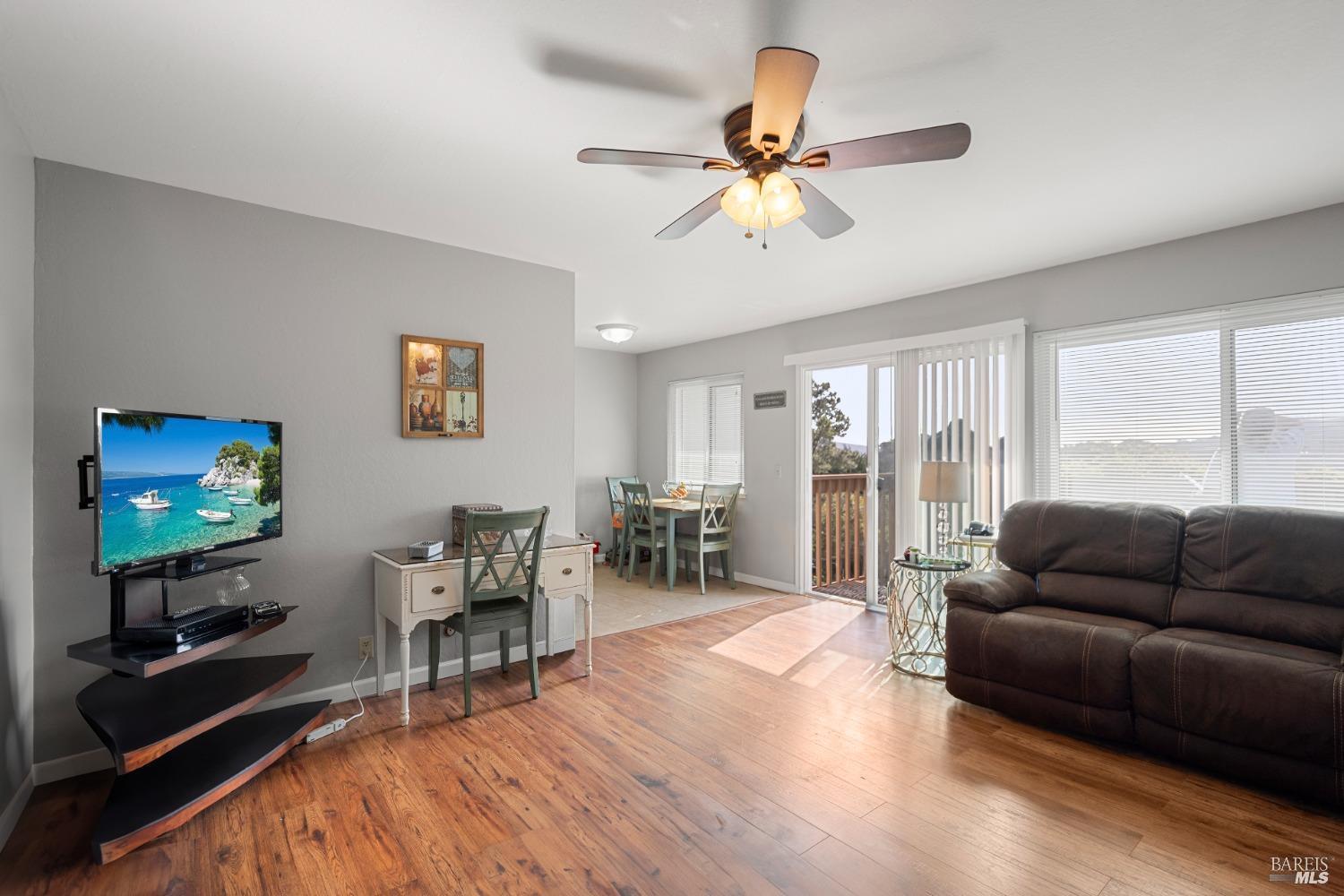 Detail Gallery Image 7 of 12 For 715 Drake Ave, Sausalito,  CA 94965 - 2 Beds | 1 Baths