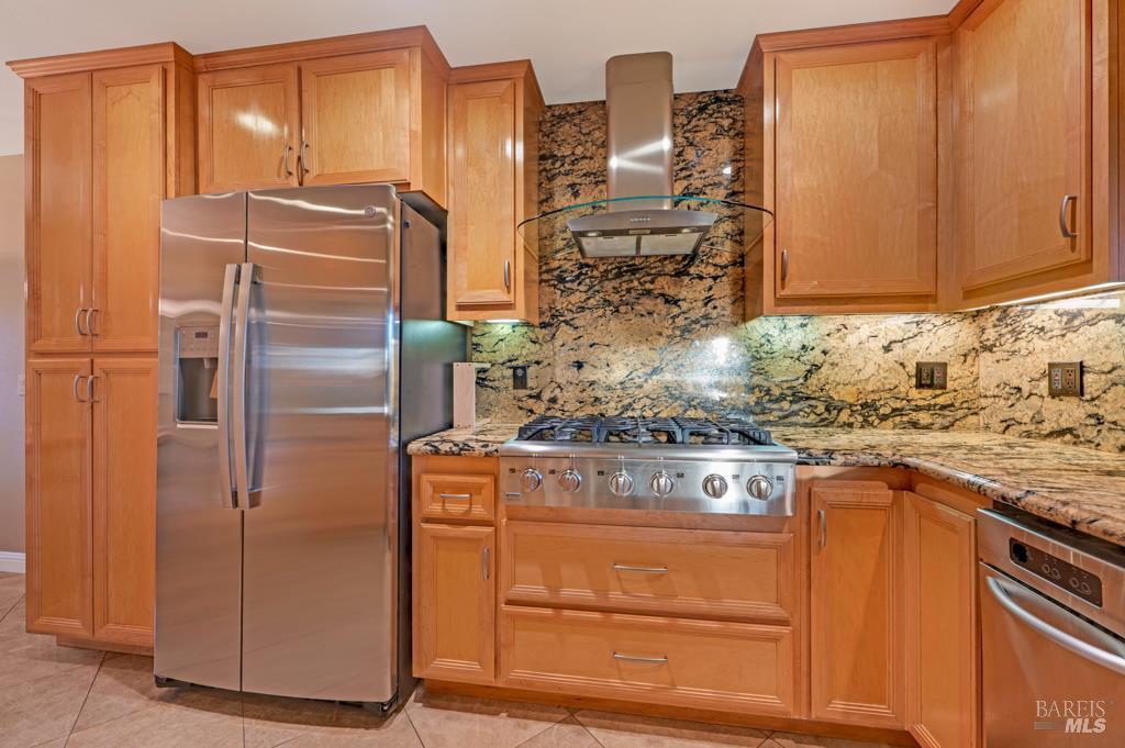 Detail Gallery Image 13 of 41 For 2531 Del Rosa Ave, Santa Rosa,  CA 95409 - 3 Beds | 2/1 Baths