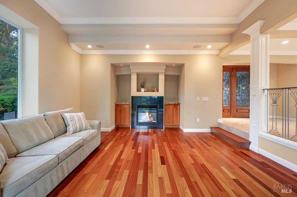 Detail Gallery Image 8 of 41 For 2531 Del Rosa Ave, Santa Rosa,  CA 95409 - 3 Beds | 2/1 Baths