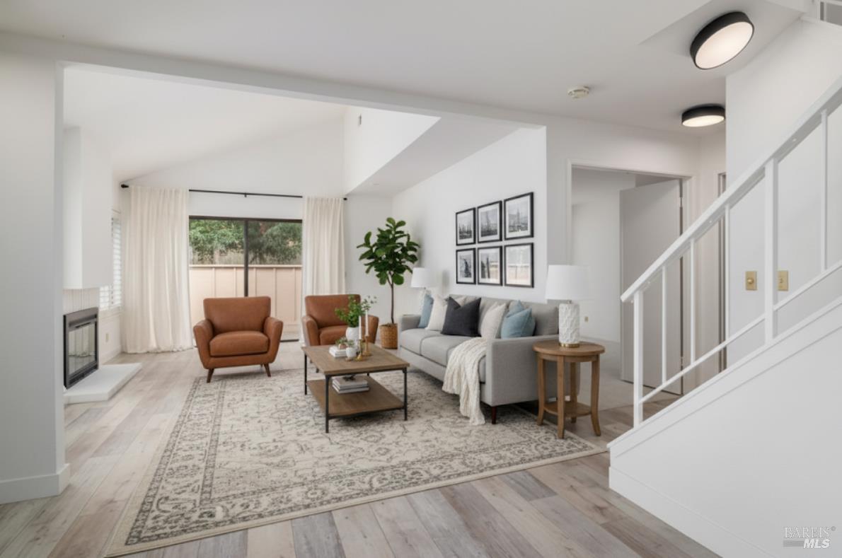 Detail Gallery Image 2 of 21 For 16 California Condor Way, Novato,  CA 94949 - 3 Beds | 2 Baths