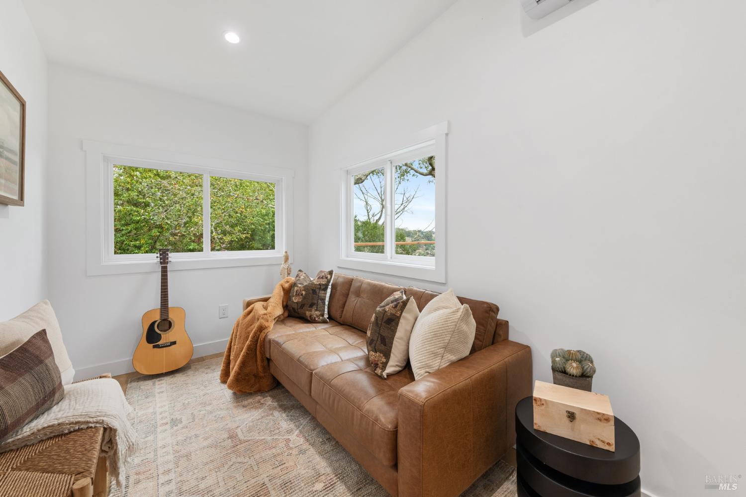 Detail Gallery Image 18 of 61 For 64 Mountain View Rd, Fairfax,  CA 94930 - 3 Beds | 2/1 Baths