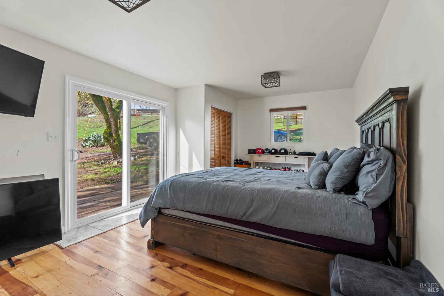 Detail Gallery Image 9 of 20 For 8500 Black Bart Trl, Redwood Valley,  CA 95470 - 4 Beds | 2 Baths