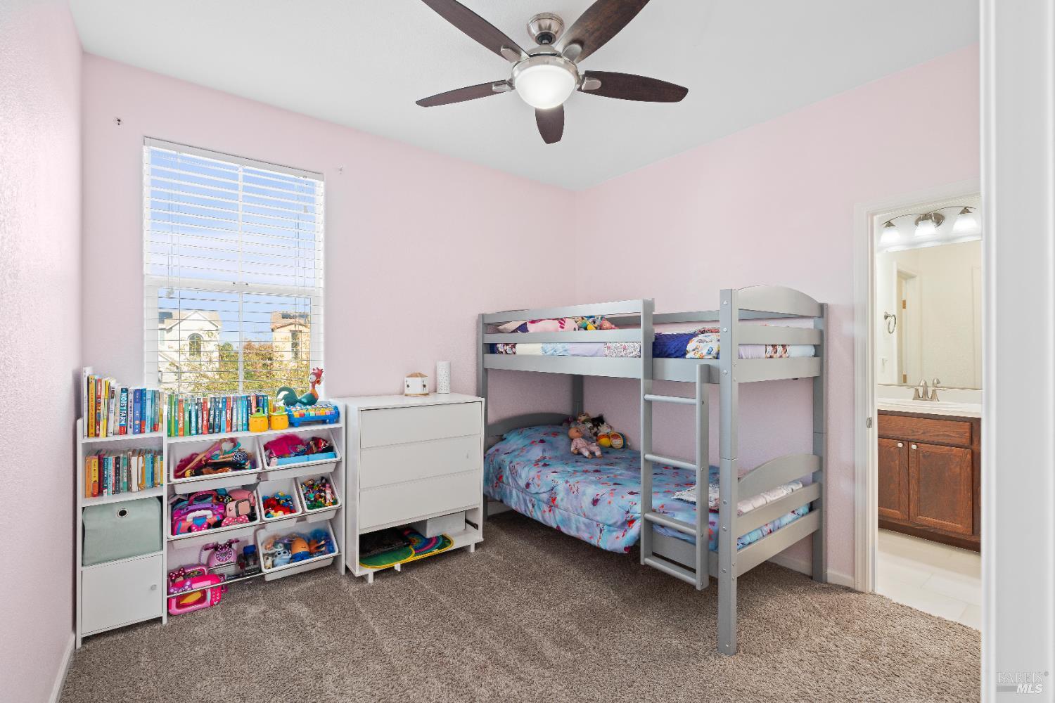 Detail Gallery Image 32 of 47 For 112 Wisteria Cir, Vacaville,  CA 95687 - 4 Beds | 3 Baths