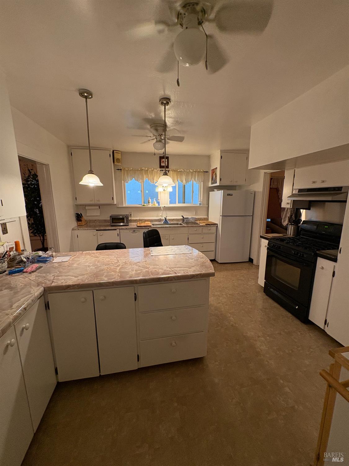 Detail Gallery Image 7 of 37 For 234 C St, San Rafael,  CA 94901 - 2 Beds | 2 Baths