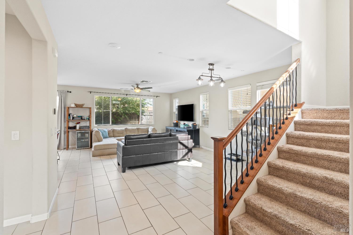 Detail Gallery Image 15 of 47 For 112 Wisteria Cir, Vacaville,  CA 95687 - 4 Beds | 3 Baths