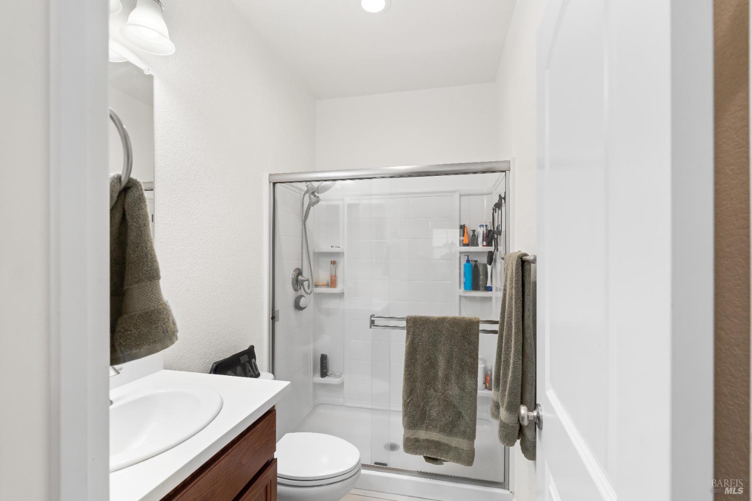 Detail Gallery Image 11 of 47 For 112 Wisteria Cir, Vacaville,  CA 95687 - 4 Beds | 3 Baths