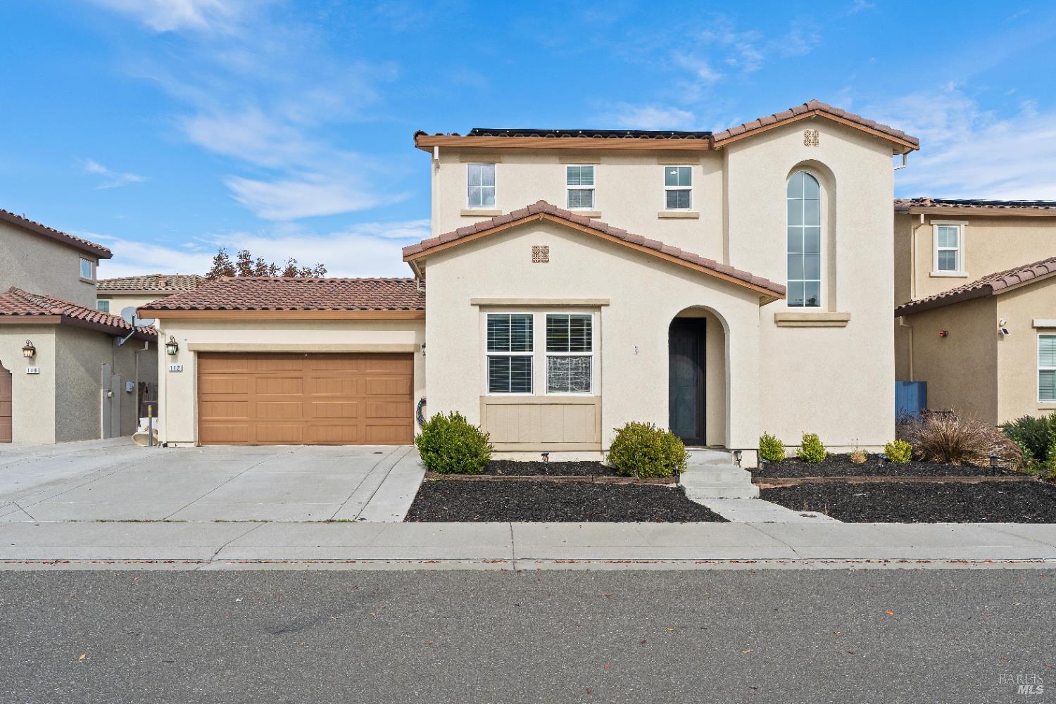 Detail Gallery Image 4 of 47 For 112 Wisteria Cir, Vacaville,  CA 95687 - 4 Beds | 3 Baths