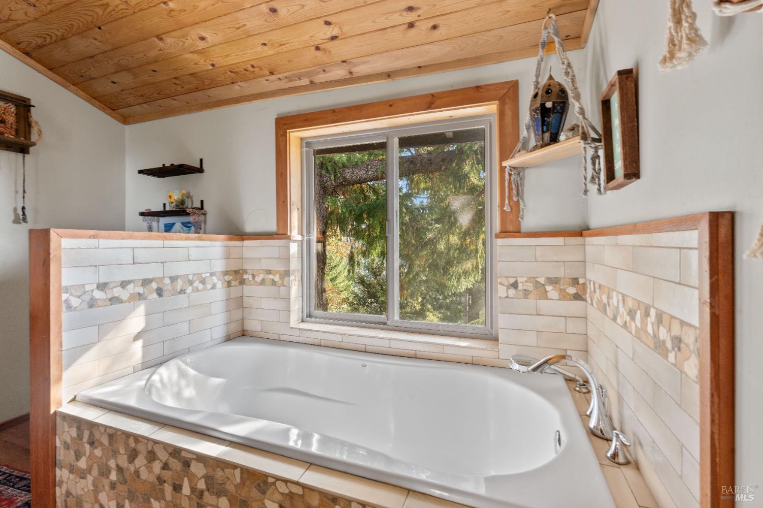 Detail Gallery Image 15 of 22 For Address Is Not Disclosed, Laytonville,  CA 95454 - 3 Beds | 2 Baths