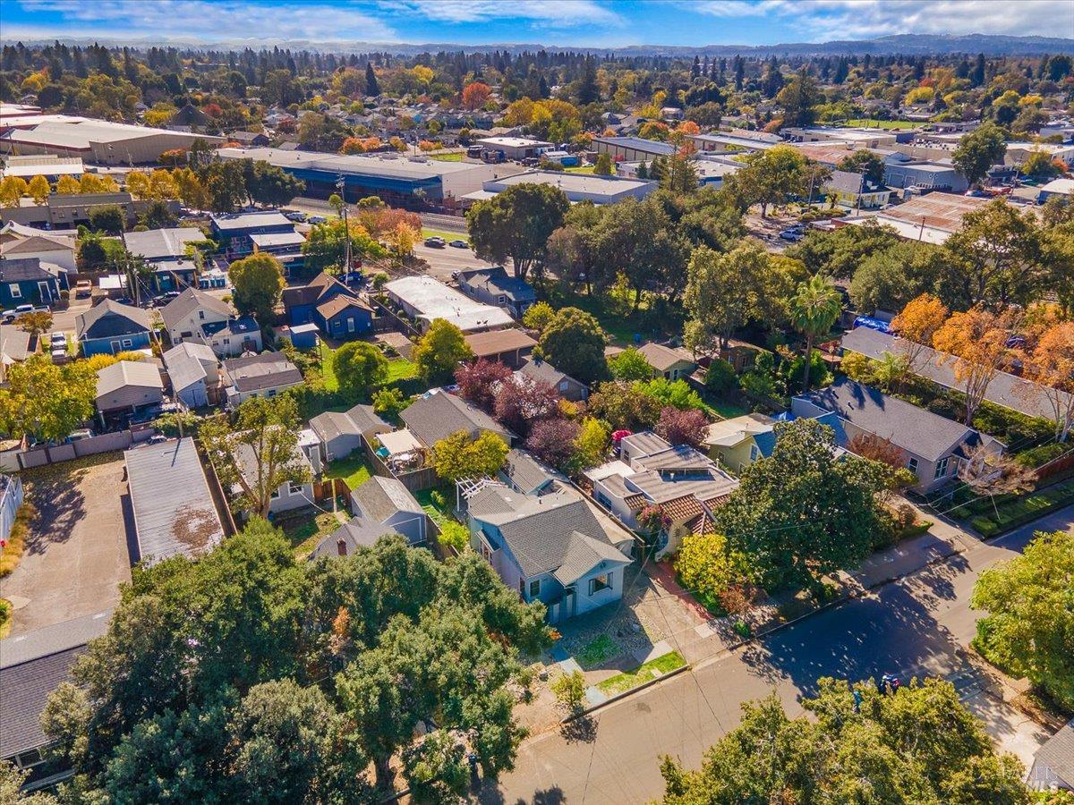Detail Gallery Image 45 of 46 For 130 11th St, Santa Rosa,  CA 95401 - 4 Beds | 2 Baths