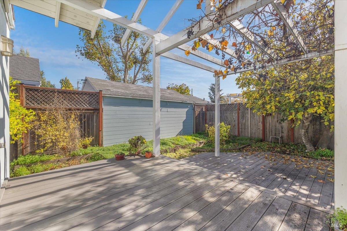 Detail Gallery Image 21 of 46 For 130 11th St, Santa Rosa,  CA 95401 - 4 Beds | 2 Baths