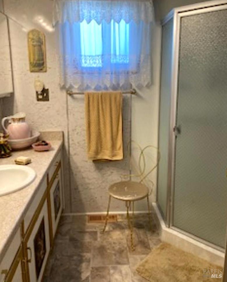 Detail Gallery Image 12 of 24 For 6781 Evergreen Ave, Sebastopol,  CA 95472 - 2 Beds | 2 Baths