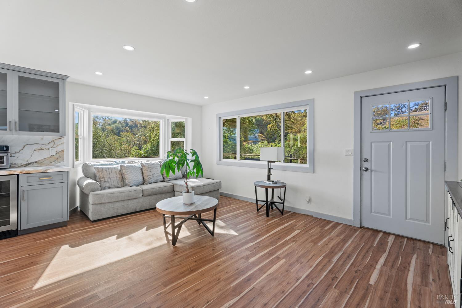 Detail Gallery Image 6 of 20 For 8500 Black Bart Trl, Redwood Valley,  CA 95470 - 4 Beds | 2 Baths