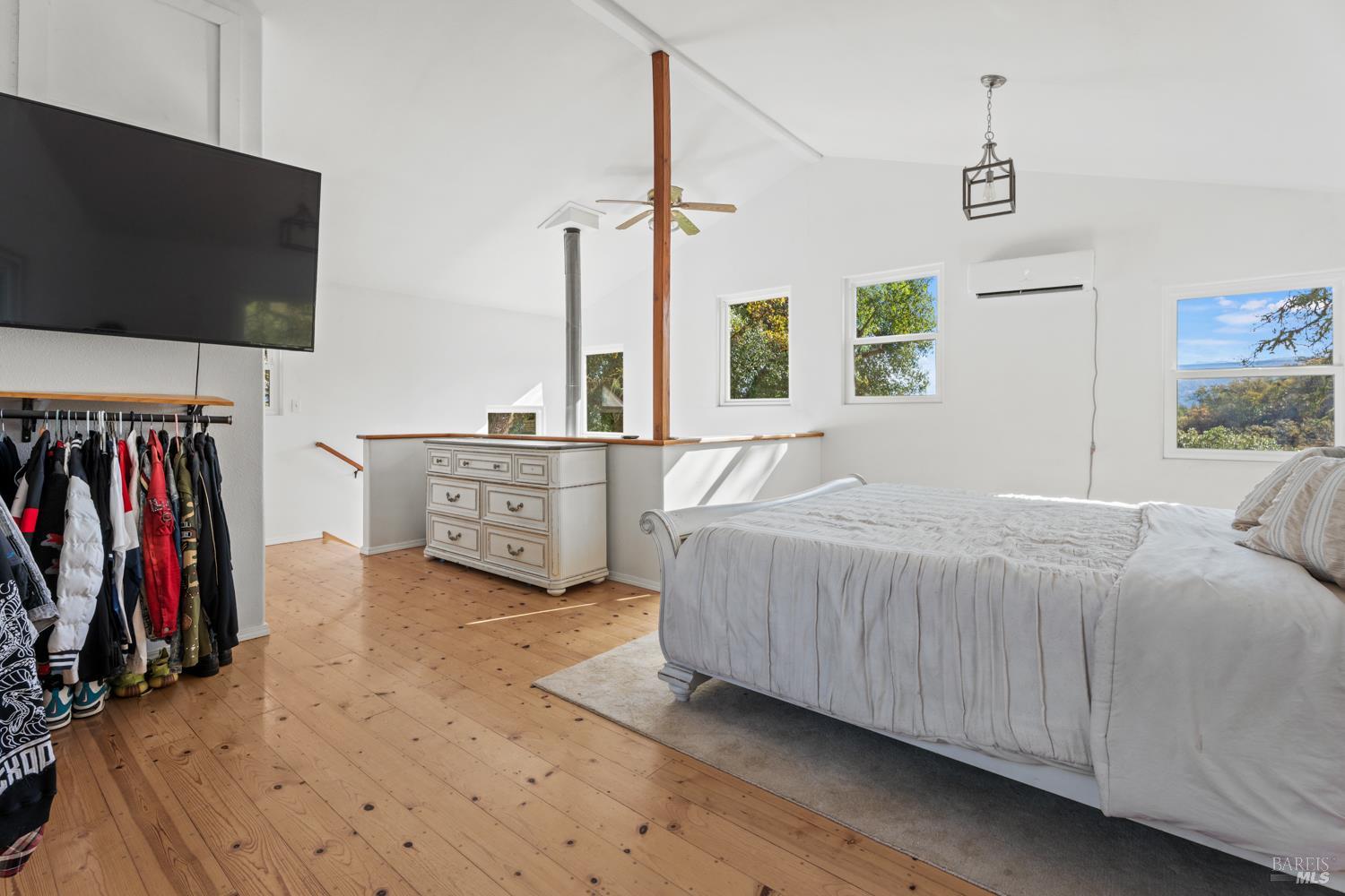 Detail Gallery Image 8 of 20 For 8500 Black Bart Trl, Redwood Valley,  CA 95470 - 4 Beds | 2 Baths