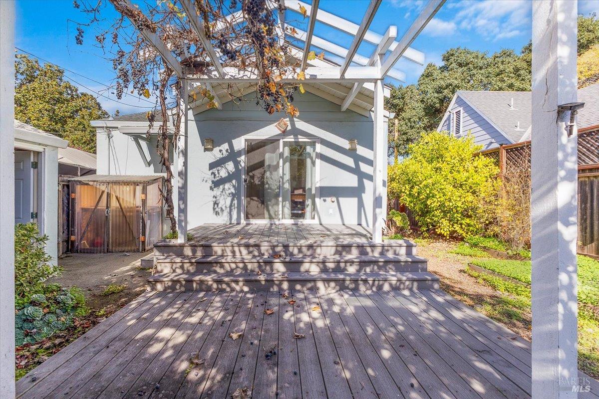 Detail Gallery Image 20 of 46 For 130 11th St, Santa Rosa,  CA 95401 - 4 Beds | 2 Baths