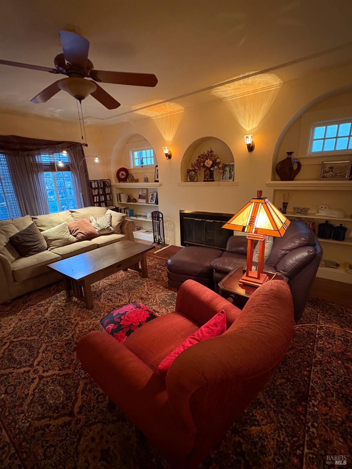 Detail Gallery Image 3 of 37 For 234 C St, San Rafael,  CA 94901 - 2 Beds | 2 Baths