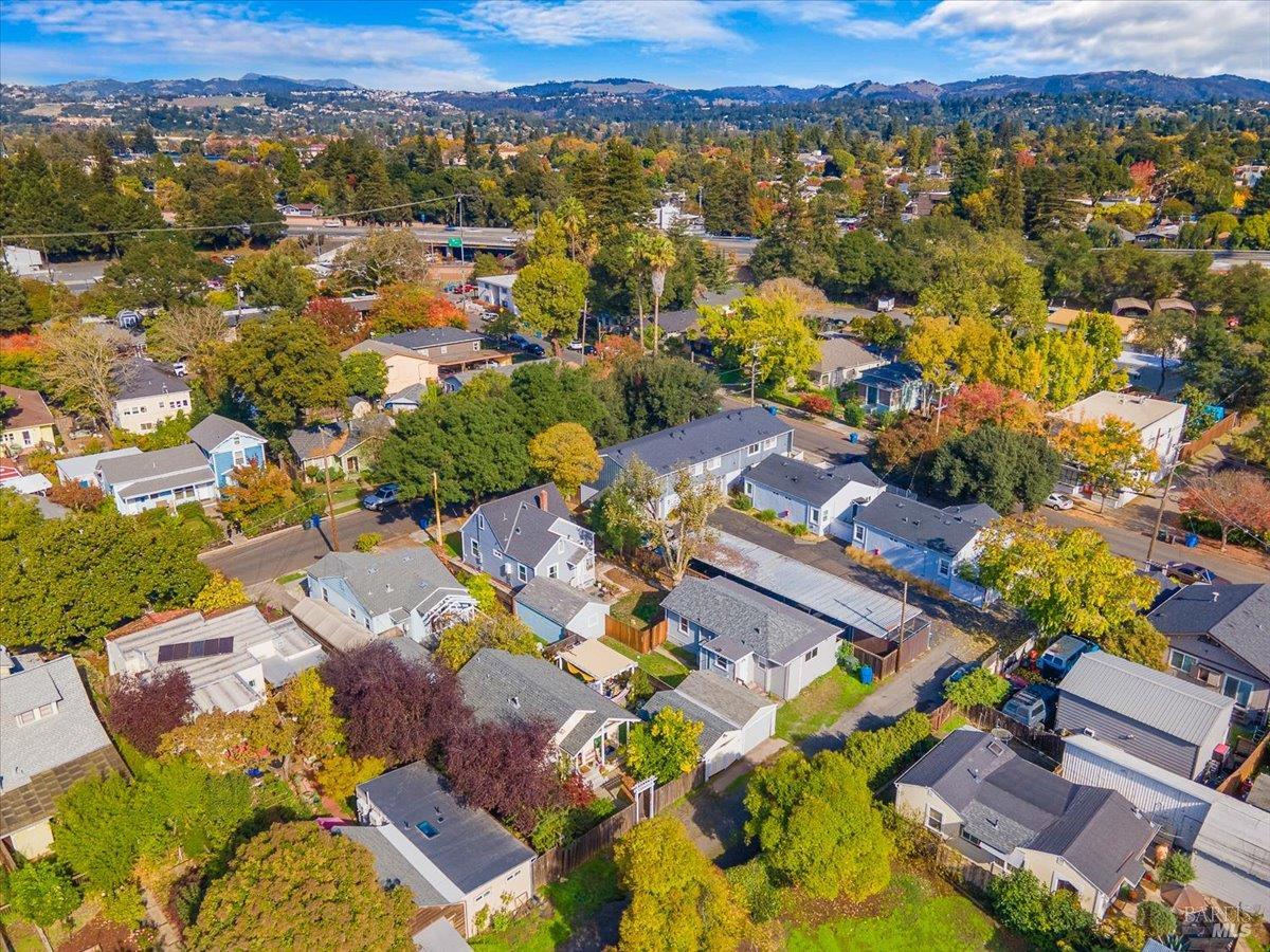 Detail Gallery Image 43 of 46 For 130 11th St, Santa Rosa,  CA 95401 - 4 Beds | 2 Baths