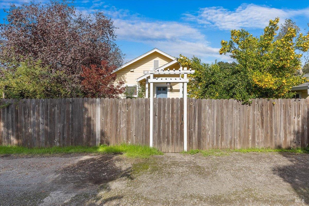 Detail Gallery Image 26 of 46 For 130 11th St, Santa Rosa,  CA 95401 - 4 Beds | 2 Baths