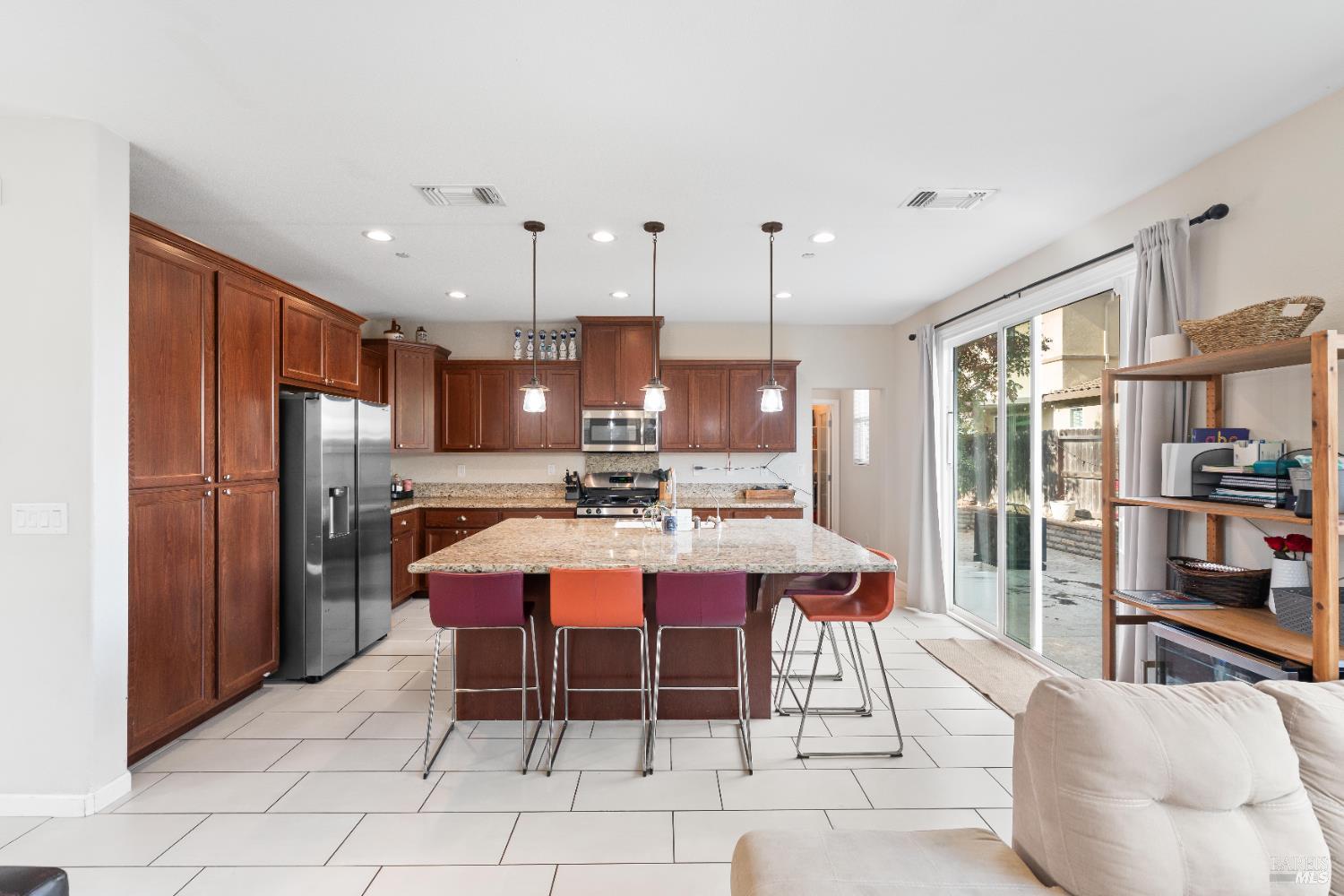 Detail Gallery Image 19 of 47 For 112 Wisteria Cir, Vacaville,  CA 95687 - 4 Beds | 3 Baths