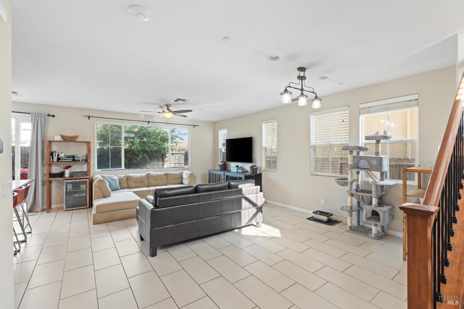 Detail Gallery Image 16 of 47 For 112 Wisteria Cir, Vacaville,  CA 95687 - 4 Beds | 3 Baths