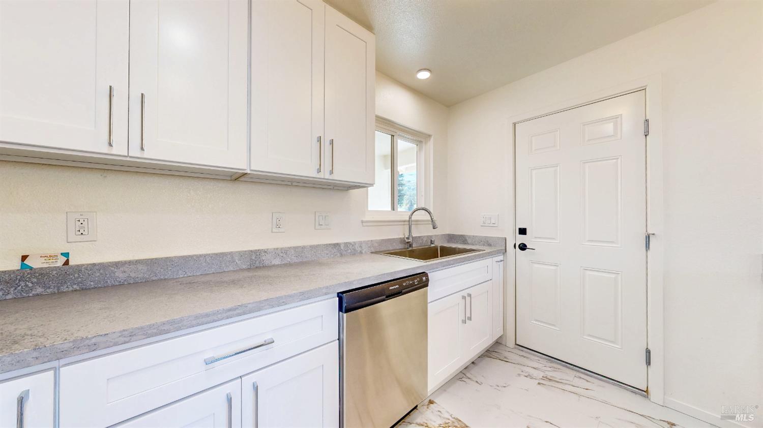 Detail Gallery Image 18 of 49 For 2257 Yucca St, Santa Rosa,  CA 95405 - 3 Beds | 2 Baths