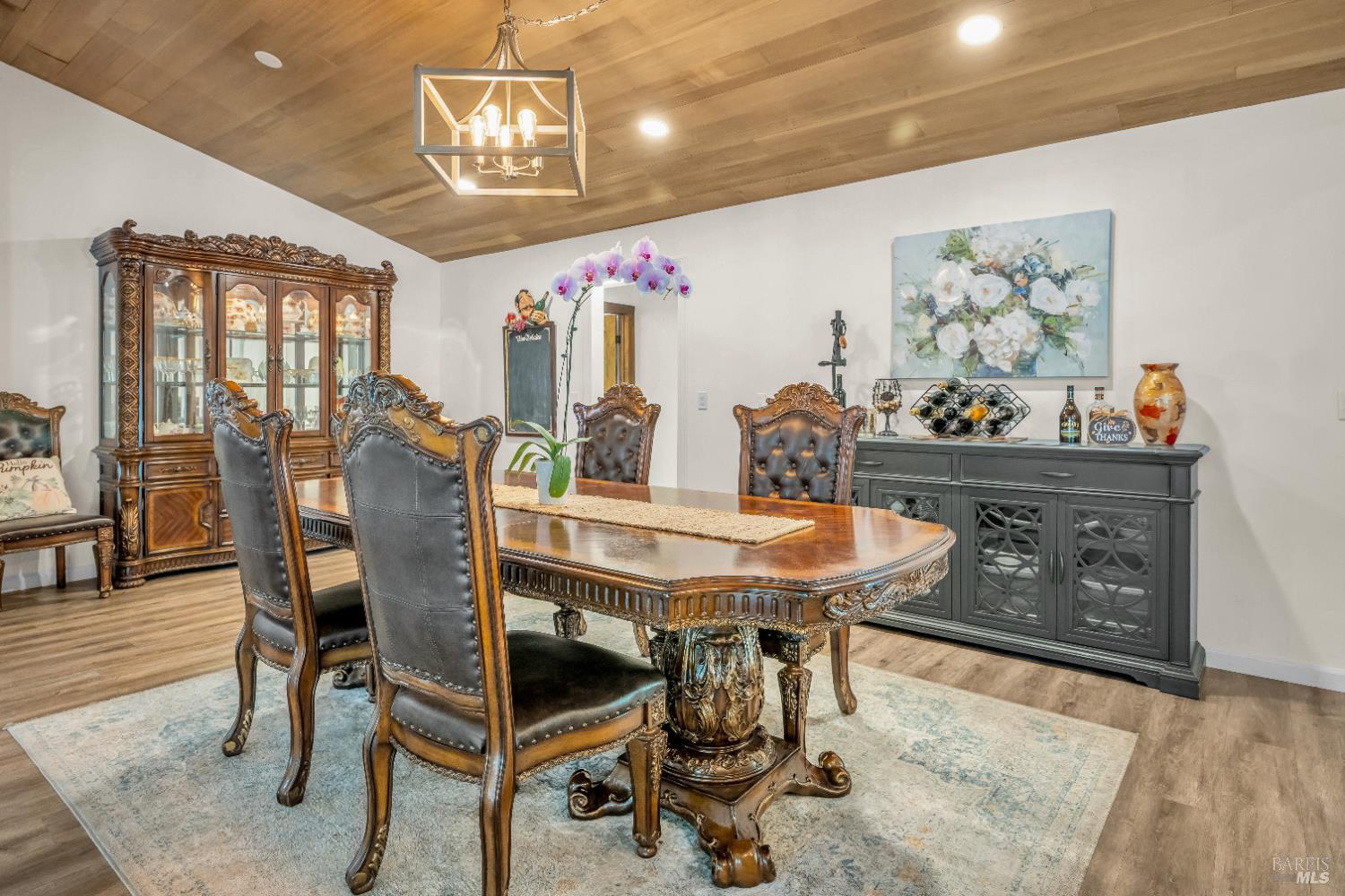 Detail Gallery Image 3 of 45 For 441 Vichy Hills Dr, Ukiah,  CA 95482 - 3 Beds | 3/1 Baths