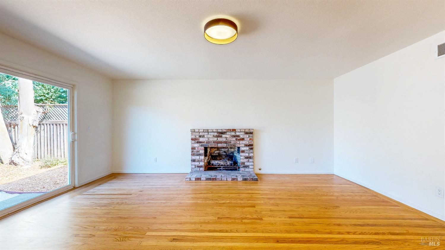 Detail Gallery Image 11 of 49 For 2257 Yucca St, Santa Rosa,  CA 95405 - 3 Beds | 2 Baths