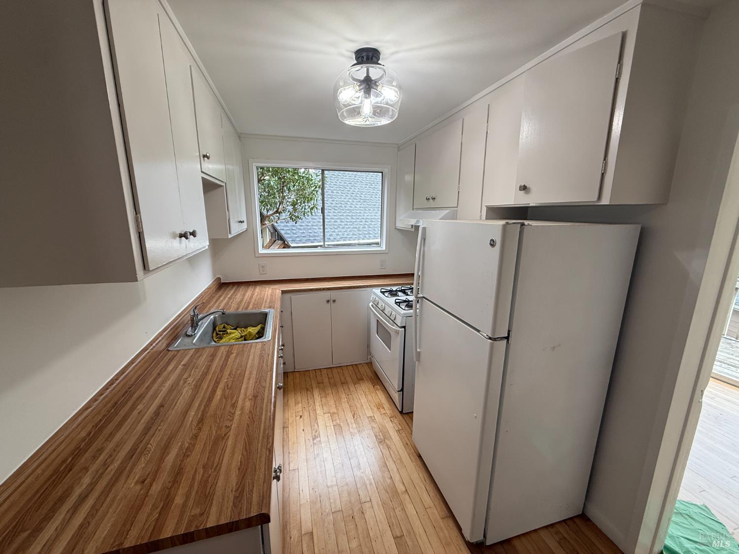 Detail Gallery Image 17 of 26 For 32 Humboldt Ave, San Anselmo,  CA 94960 - – Beds | – Baths