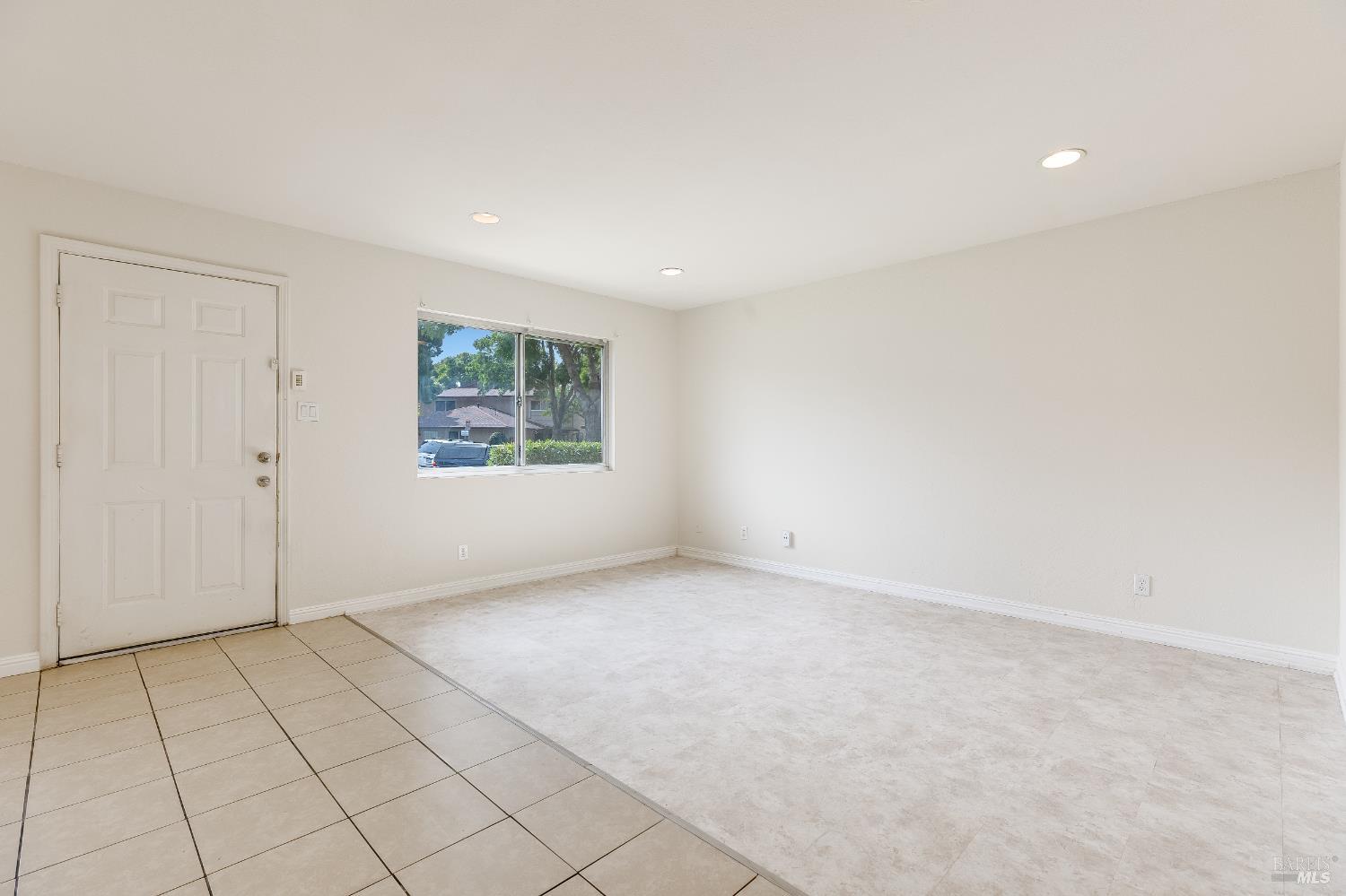 Detail Gallery Image 4 of 22 For 2404 Lemontree Ct #1,  Antioch,  CA 94509 - 2 Beds | 1 Baths