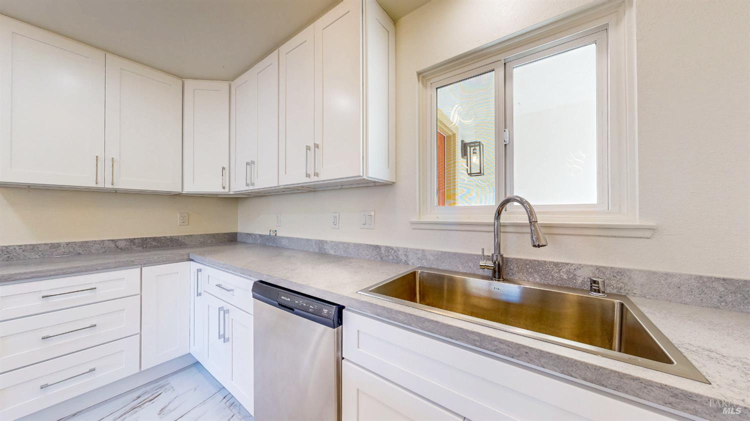 Detail Gallery Image 19 of 49 For 2257 Yucca St, Santa Rosa,  CA 95405 - 3 Beds | 2 Baths