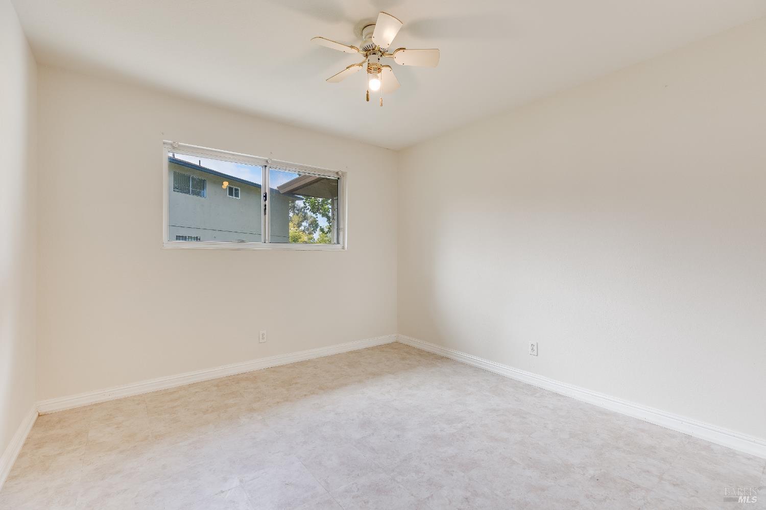 Detail Gallery Image 19 of 22 For 2404 Lemontree Ct #1,  Antioch,  CA 94509 - 2 Beds | 1 Baths