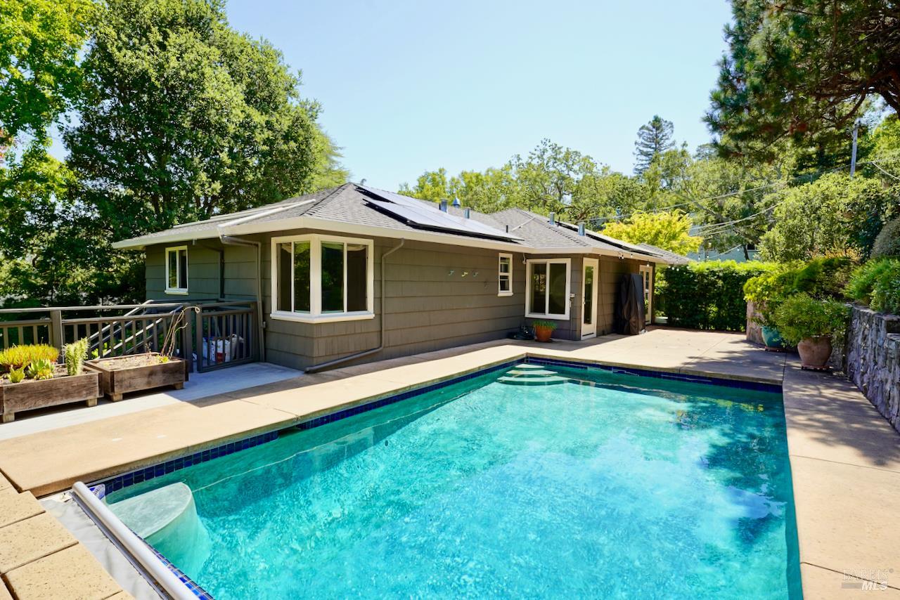 Detail Gallery Image 33 of 43 For 10 Idalia Ct, San Anselmo,  CA 94960 - 4 Beds | 3 Baths