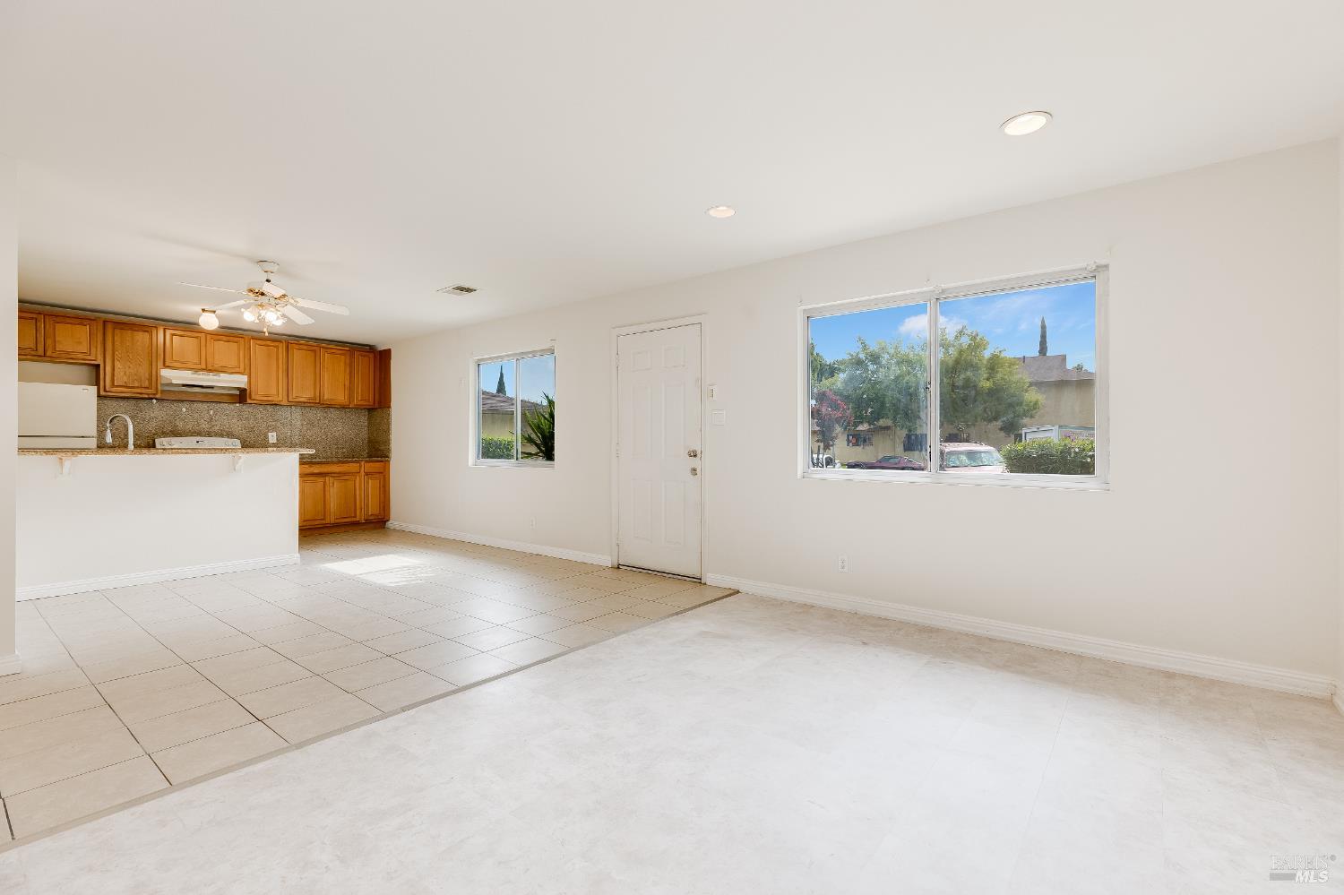 Detail Gallery Image 5 of 22 For 2404 Lemontree Ct #1,  Antioch,  CA 94509 - 2 Beds | 1 Baths