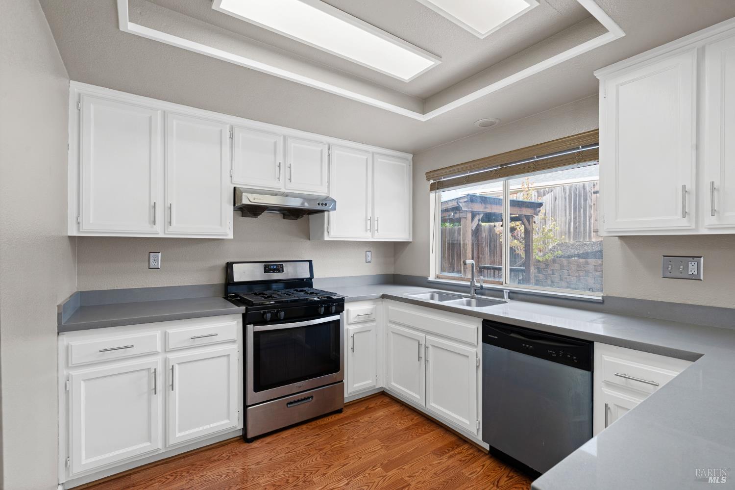 Detail Gallery Image 12 of 48 For 1740 Gateway Dr, Vallejo,  CA 94589 - 4 Beds | 3 Baths