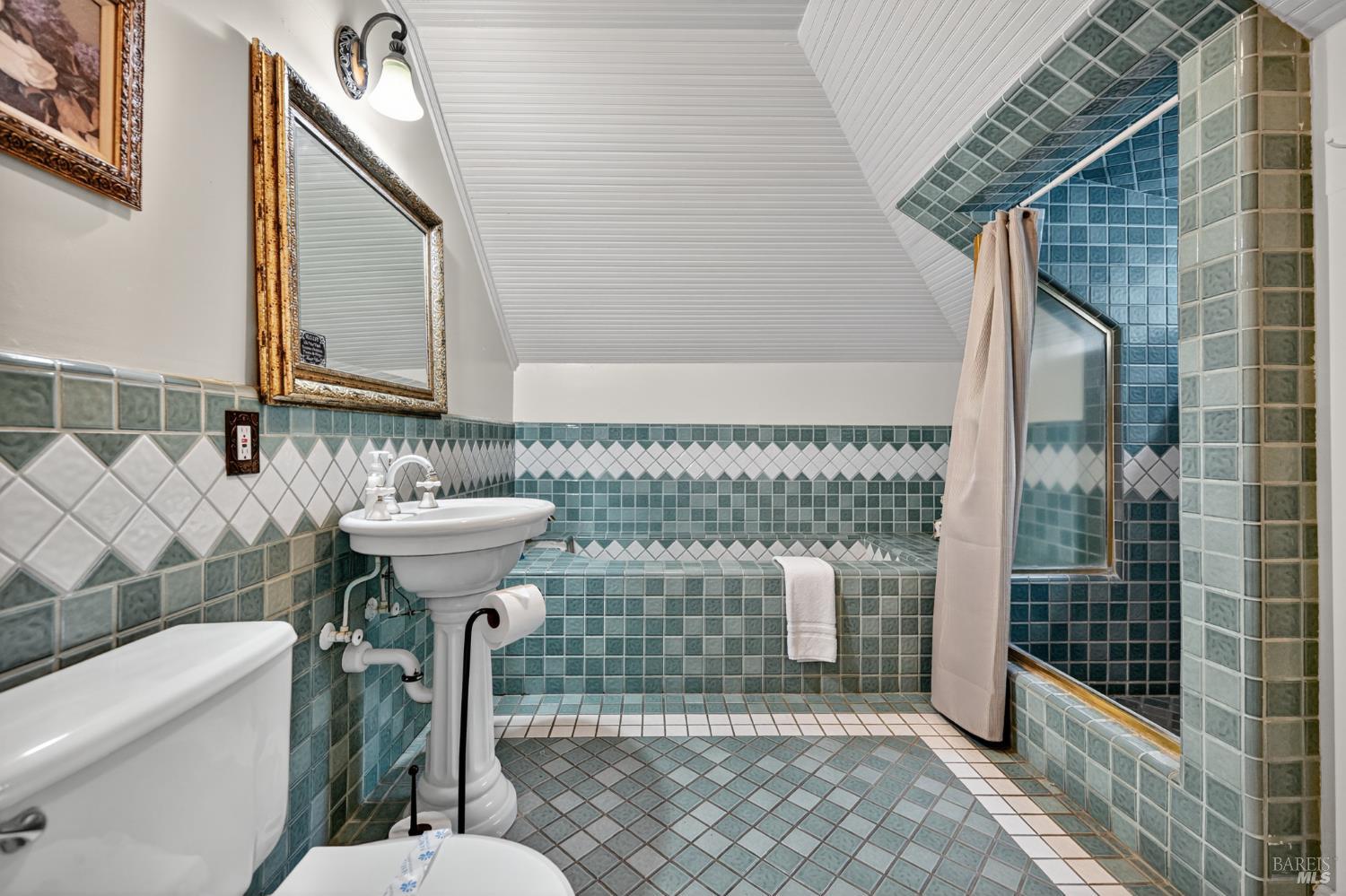 Detail Gallery Image 49 of 51 For 620 El Salto Dr, Capitola,  CA 95010 - – Beds | – Baths