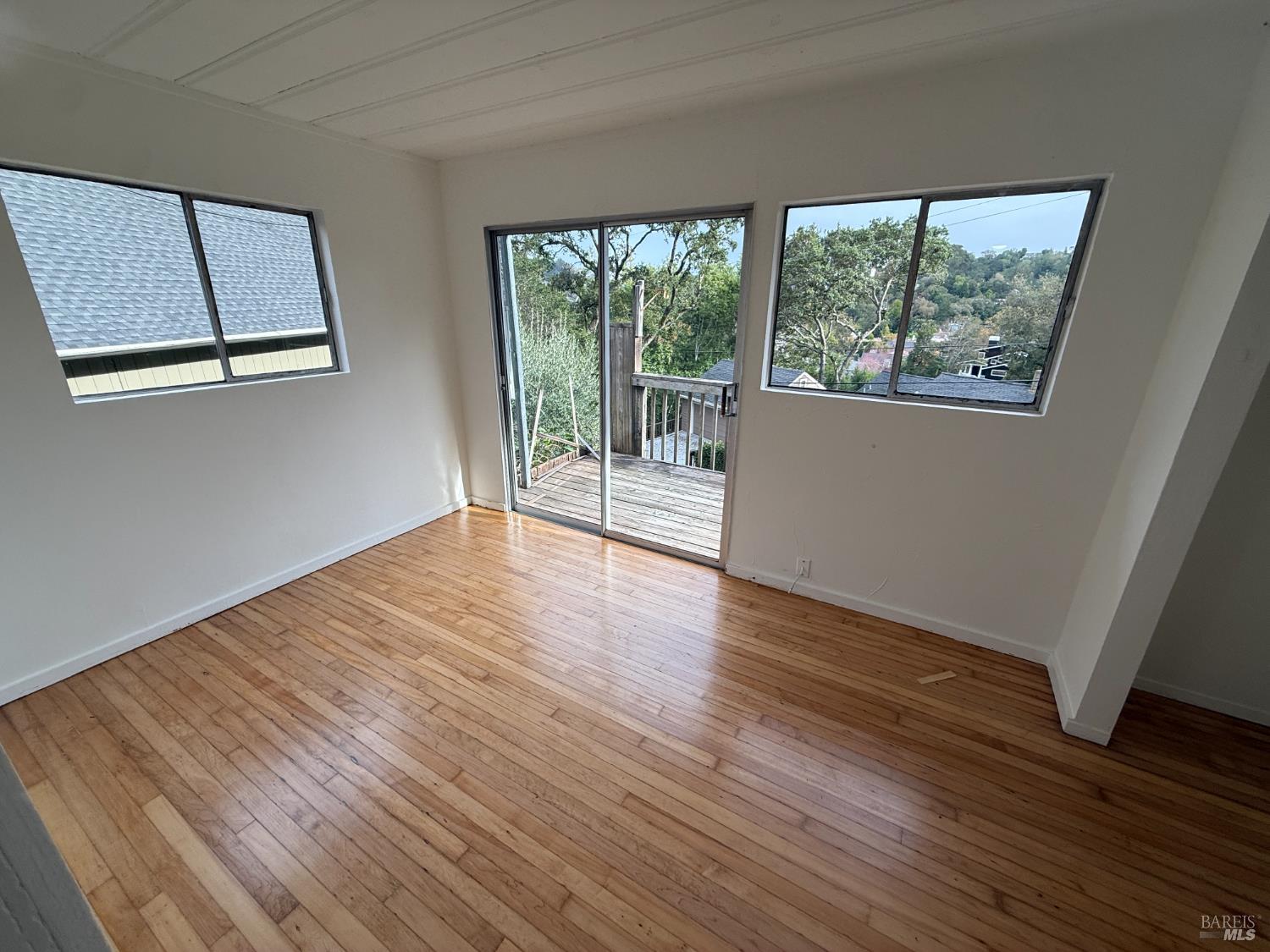 Detail Gallery Image 16 of 26 For 32 Humboldt Ave, San Anselmo,  CA 94960 - – Beds | – Baths