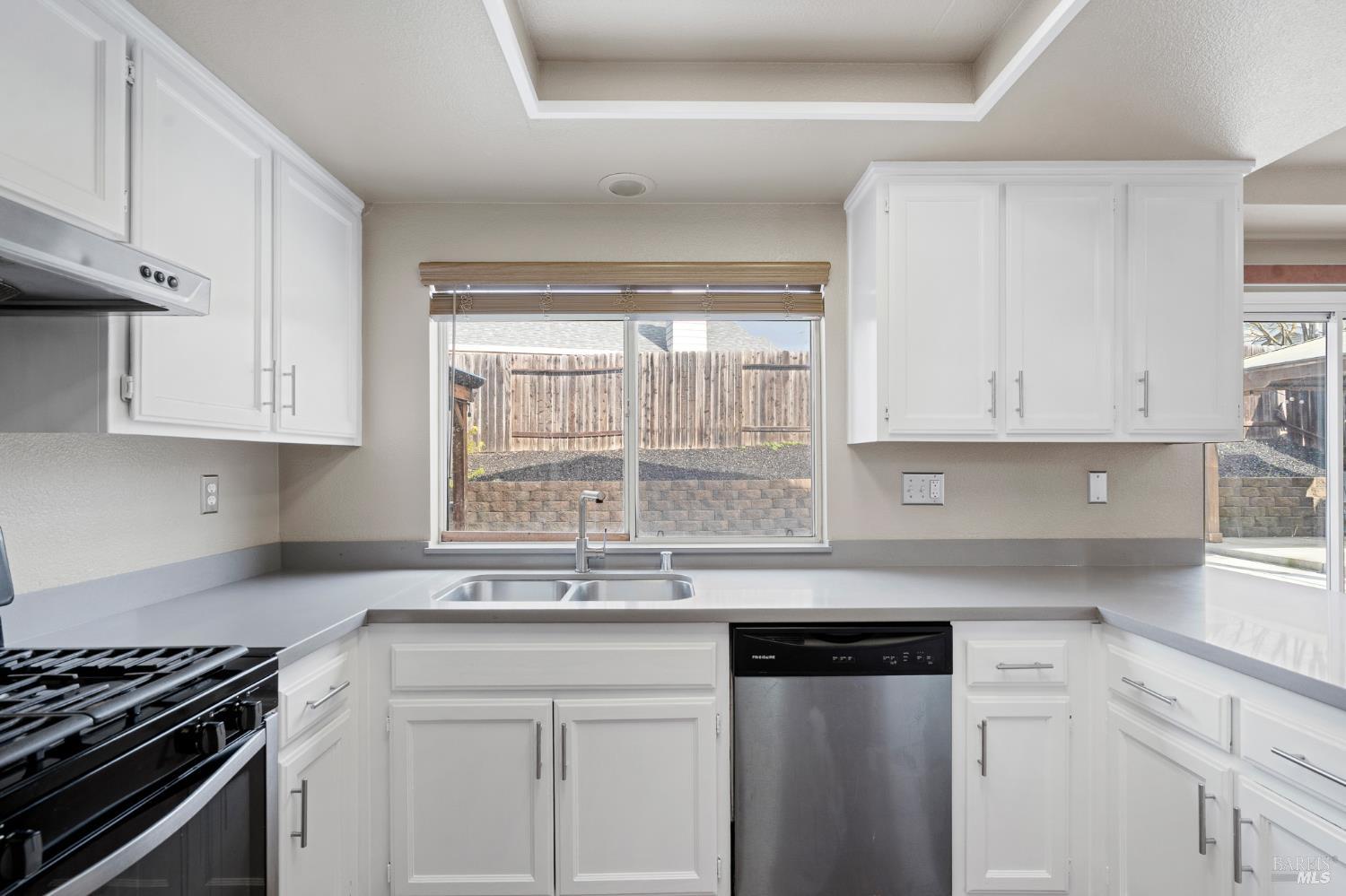 Detail Gallery Image 13 of 48 For 1740 Gateway Dr, Vallejo,  CA 94589 - 4 Beds | 3 Baths