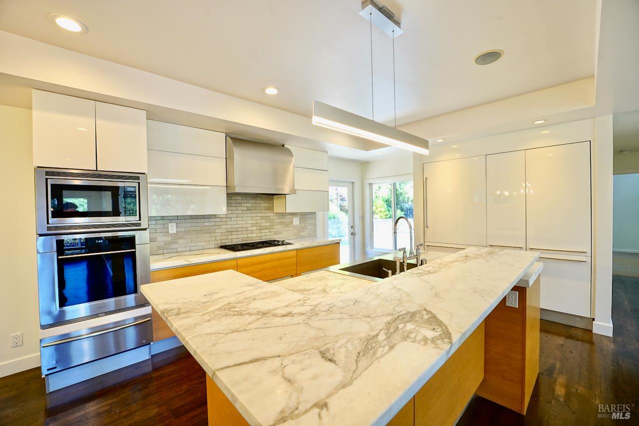 Detail Gallery Image 7 of 43 For 10 Idalia Ct, San Anselmo,  CA 94960 - 4 Beds | 3 Baths