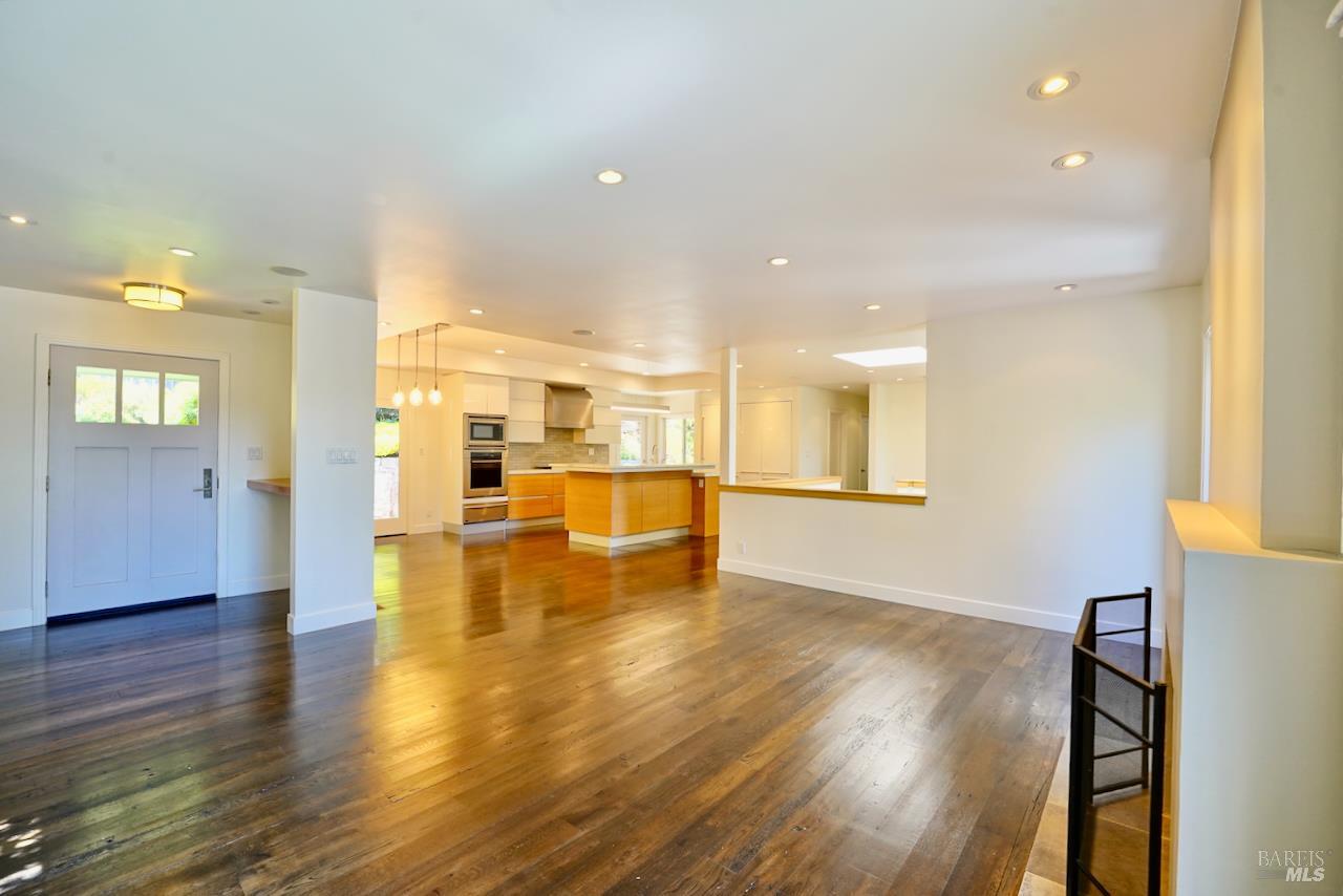 Detail Gallery Image 5 of 43 For 10 Idalia Ct, San Anselmo,  CA 94960 - 4 Beds | 3 Baths