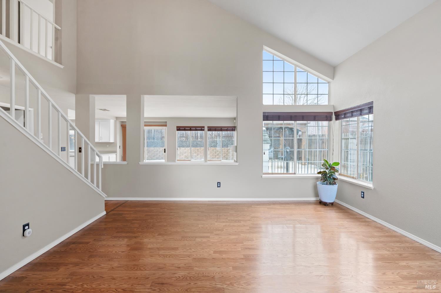 Detail Gallery Image 7 of 48 For 1740 Gateway Dr, Vallejo,  CA 94589 - 4 Beds | 3 Baths