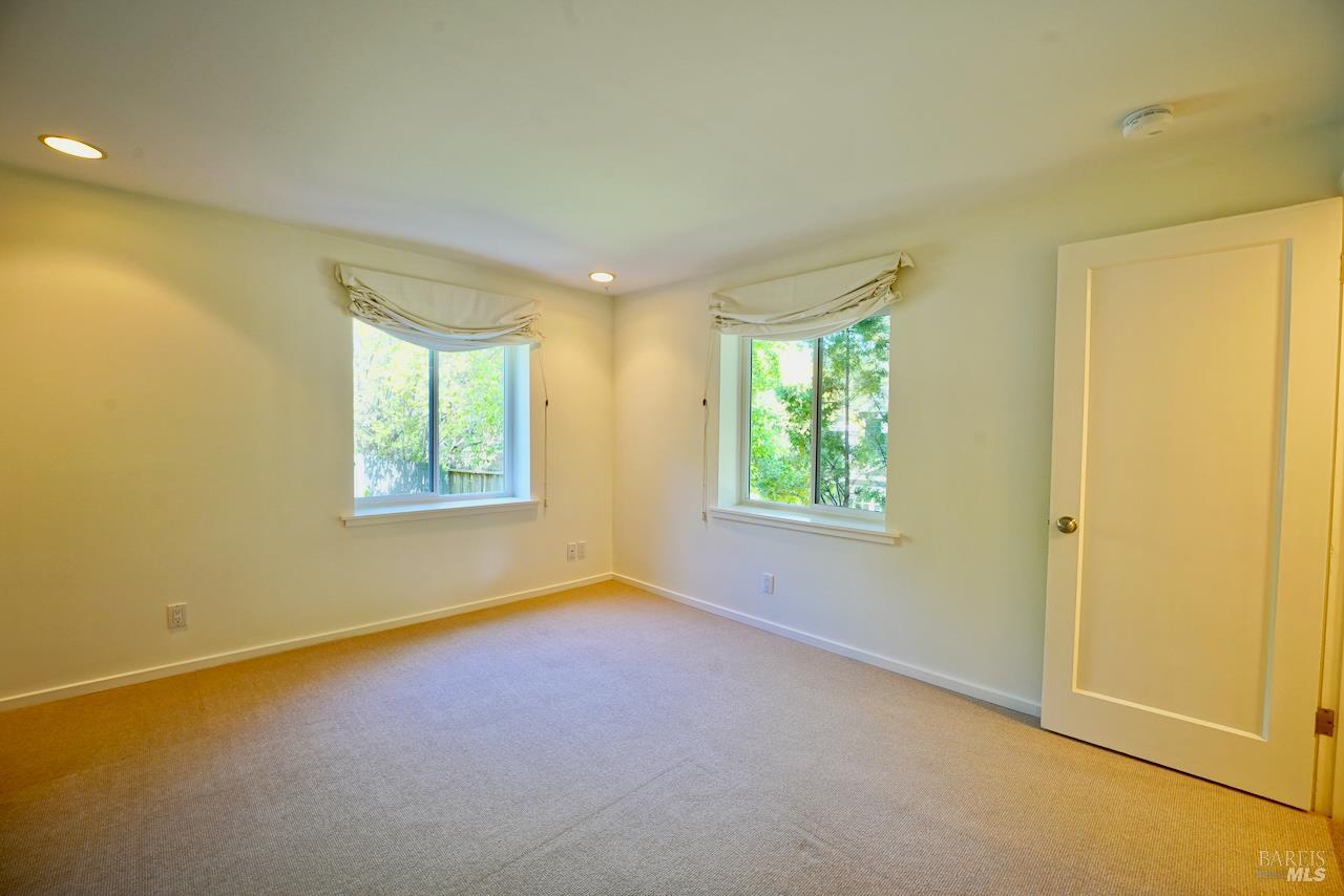 Detail Gallery Image 29 of 43 For 10 Idalia Ct, San Anselmo,  CA 94960 - 4 Beds | 3 Baths