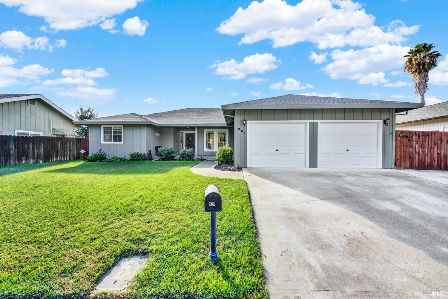 Detail Gallery Image 5 of 90 For 925 Charity Ln, Dixon,  CA 95620 - 3 Beds | 2 Baths