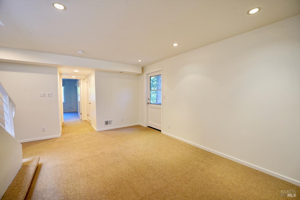 Detail Gallery Image 23 of 43 For 10 Idalia Ct, San Anselmo,  CA 94960 - 4 Beds | 3 Baths