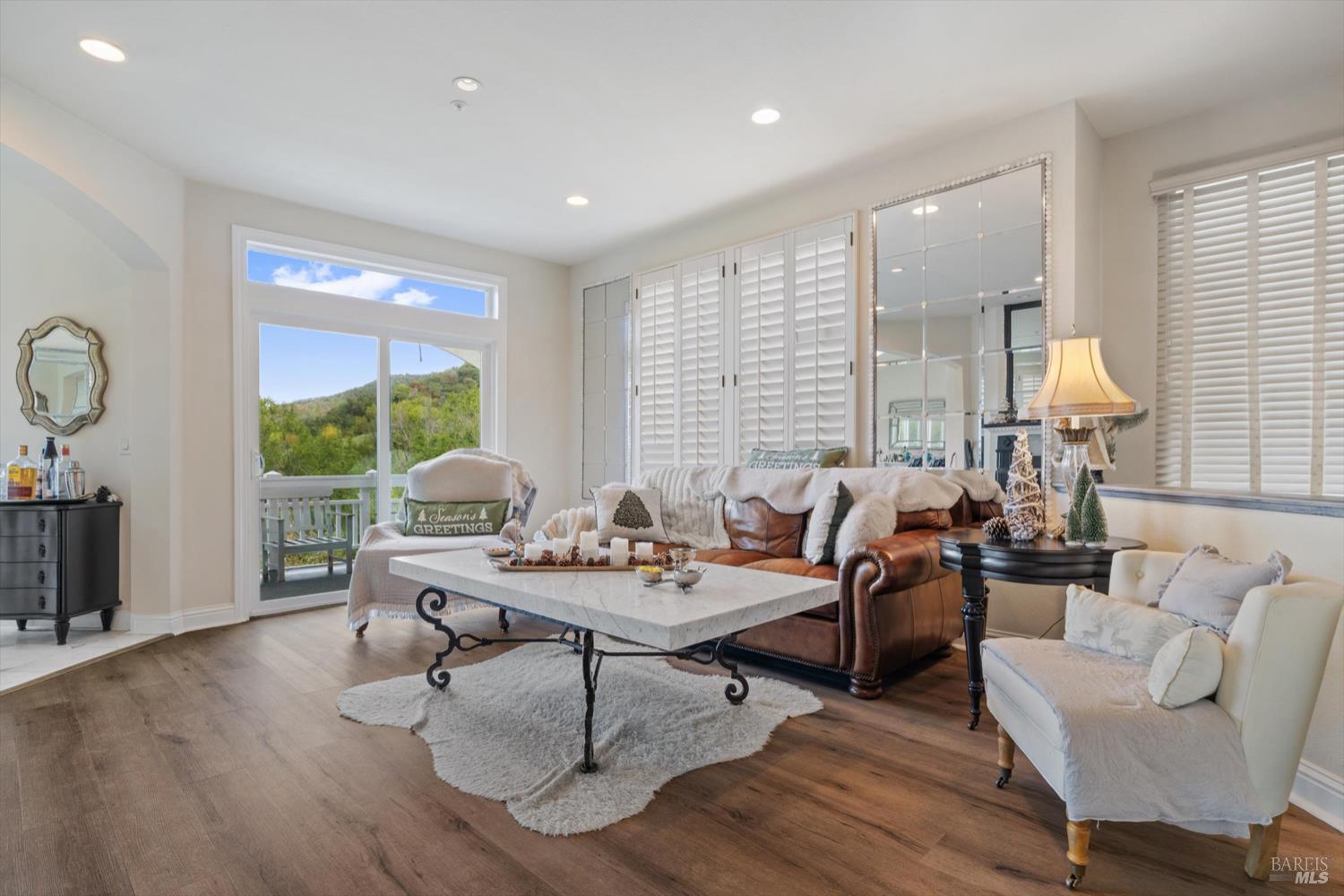 Detail Gallery Image 6 of 14 For 46 Laurel Glen Ter, San Rafael,  CA 94903 - 4 Beds | 2/1 Baths